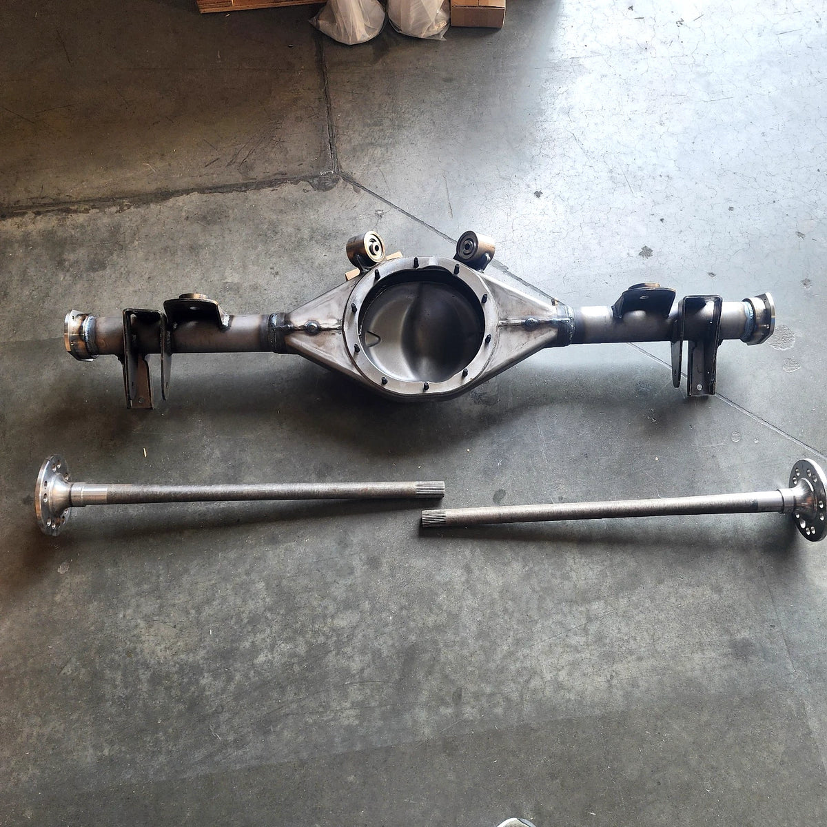 1964-1966 Chevelle A Body Ford 9'' housing w 31s Axles 60''