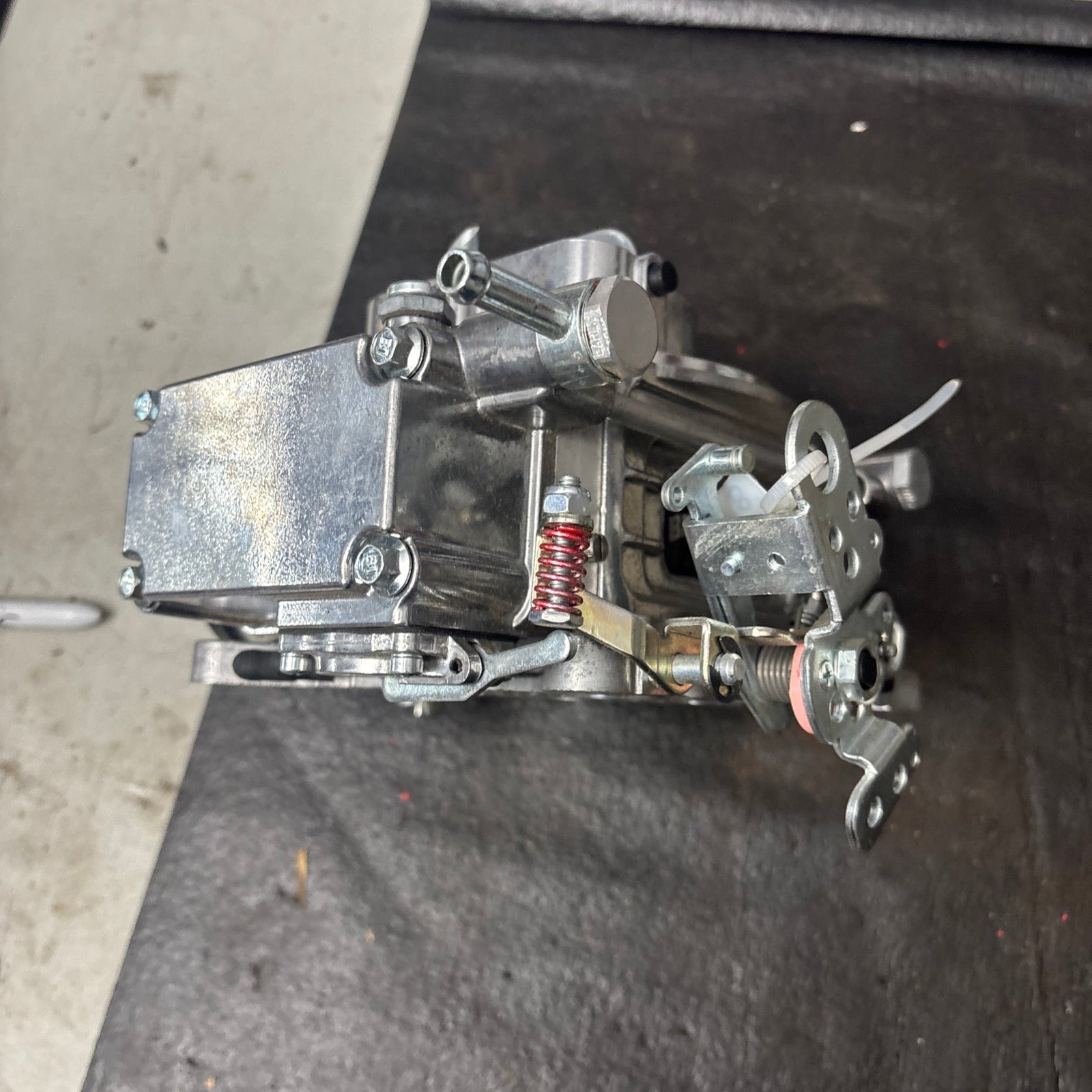 Brawler carb BR67270 SBC 600 CFM