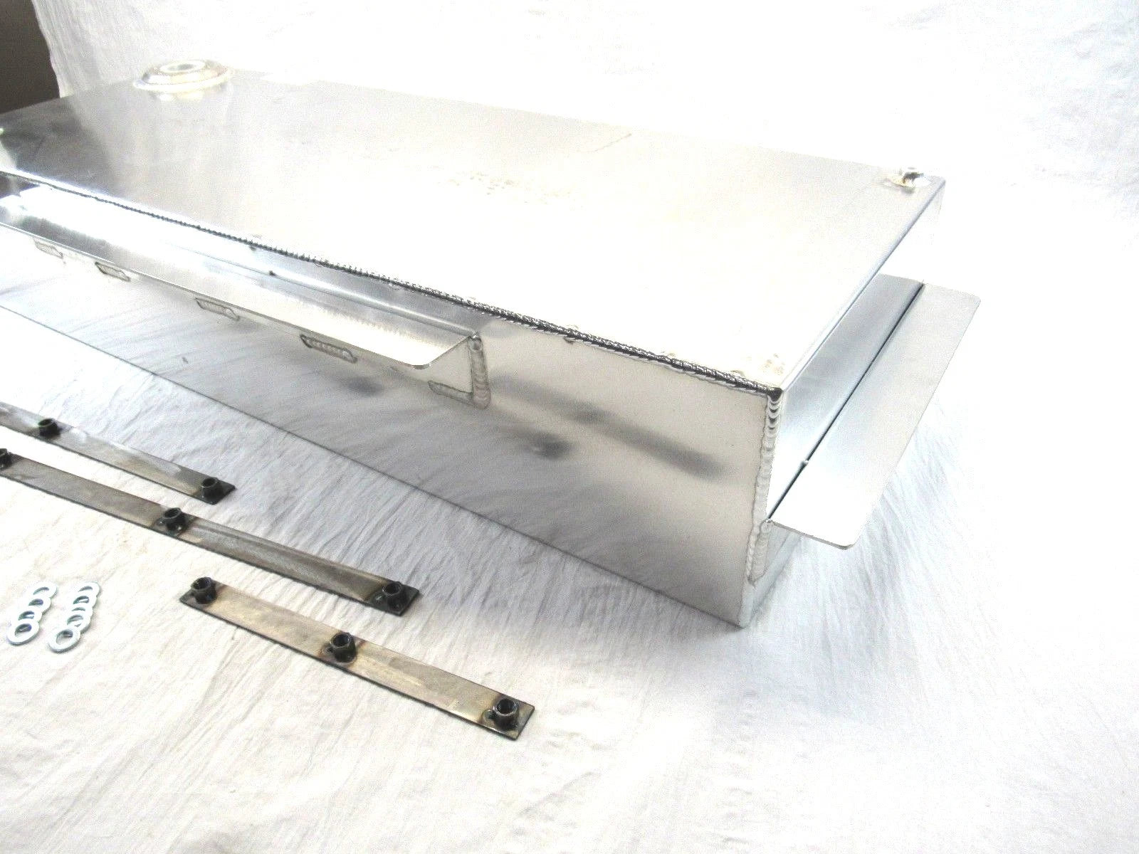 1947-53 Chevy/GMC Truck Aluminum 19 Gallon Bed Rail Mount Fuel Tank F52008