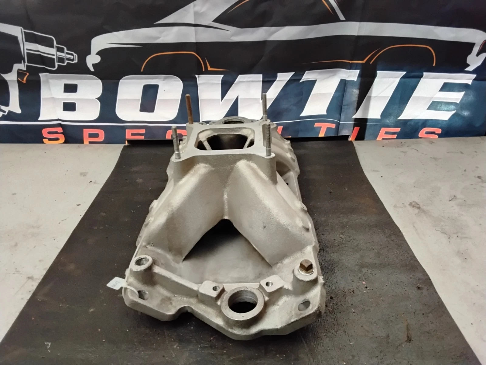 Edelbrock Super Victor Aluminum Intake Manifold Small Block Chevy 2925 Racing