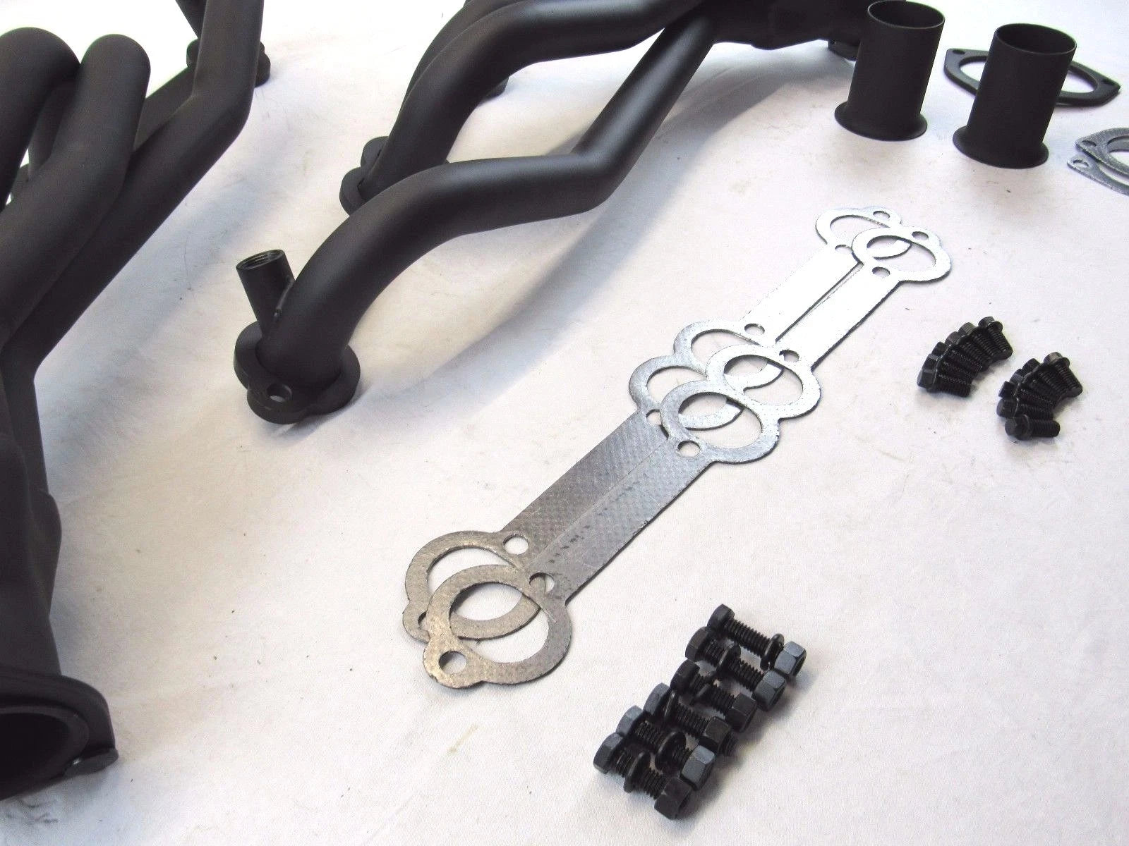1988-95 GMC/Chevy 1500-3500 2wd/4wd Mid Length Header Black H60357BK