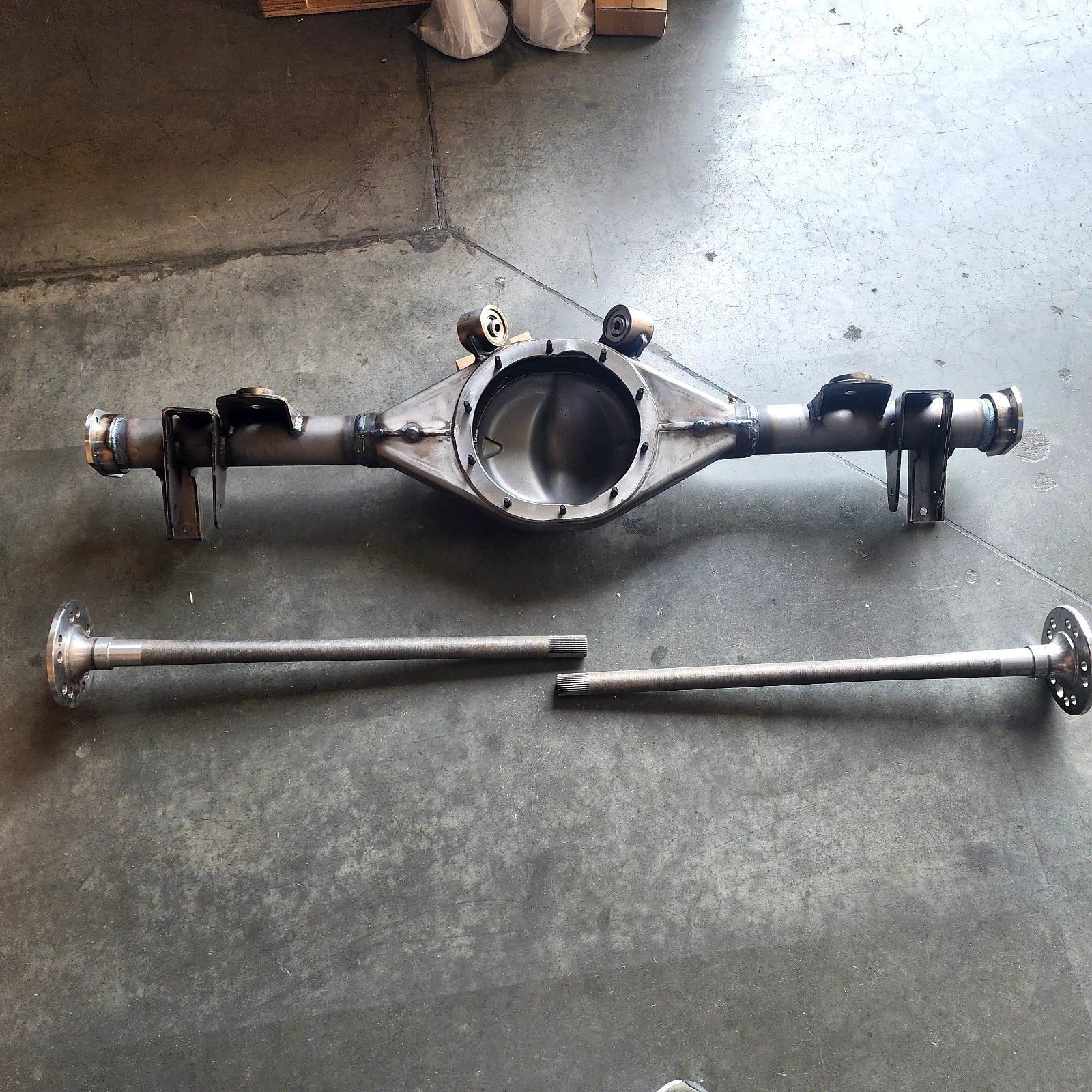 1964-1966 Chevelle A Body Ford 9'' housing w 31s Axles 60''