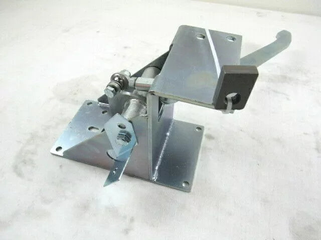 90 degree Under Dash Brake Pedal Booster Bracket Assembly Silver Zinc B10519