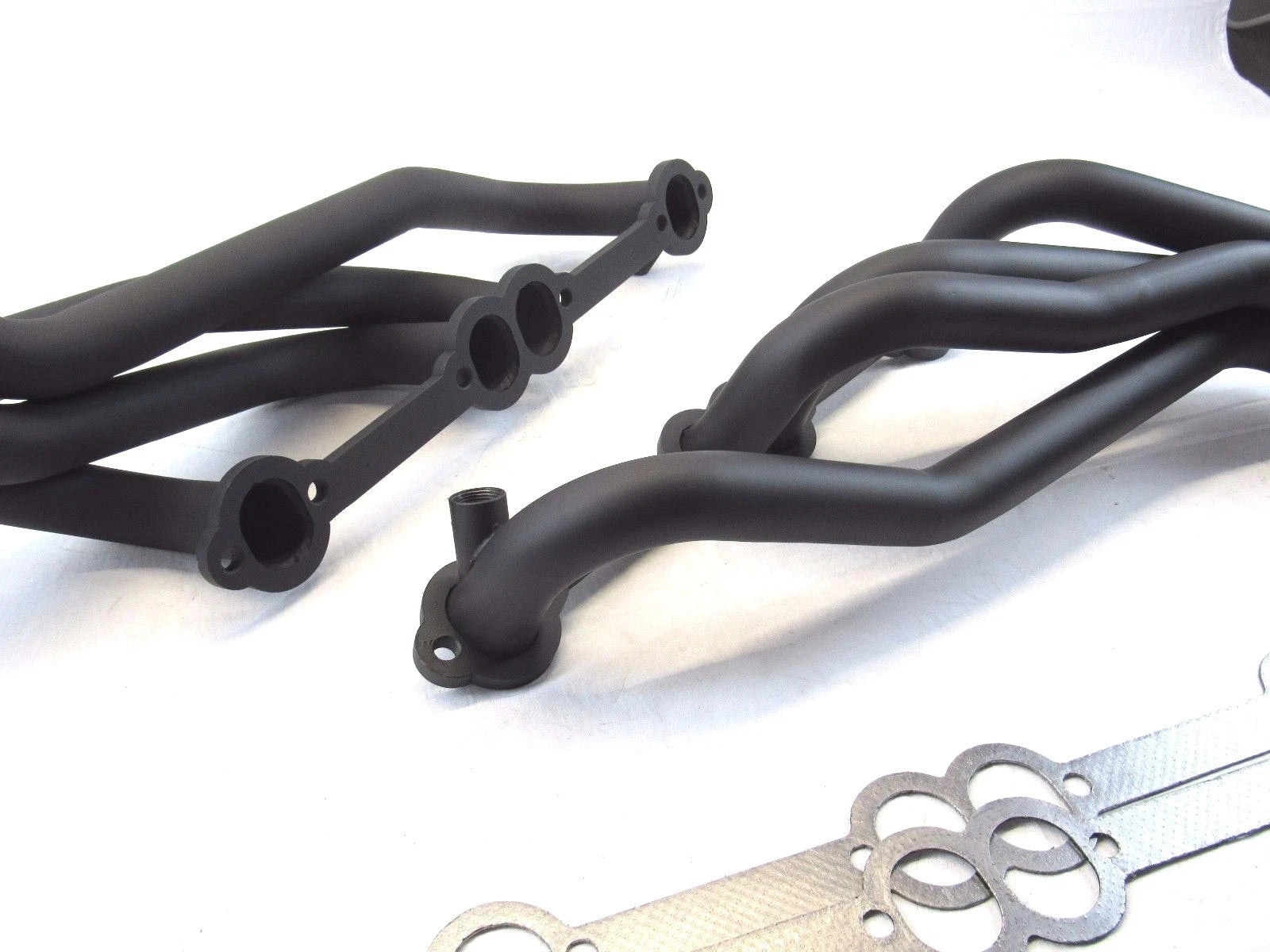 1988-95 GMC/Chevy 1500-3500 2wd/4wd Mid Length Header Black H60357BK