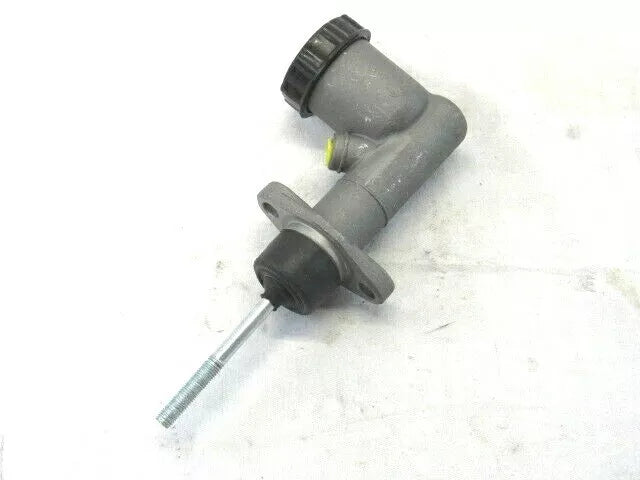 7/8" Hydraulic Clutch Master Cylinder Raw B10046