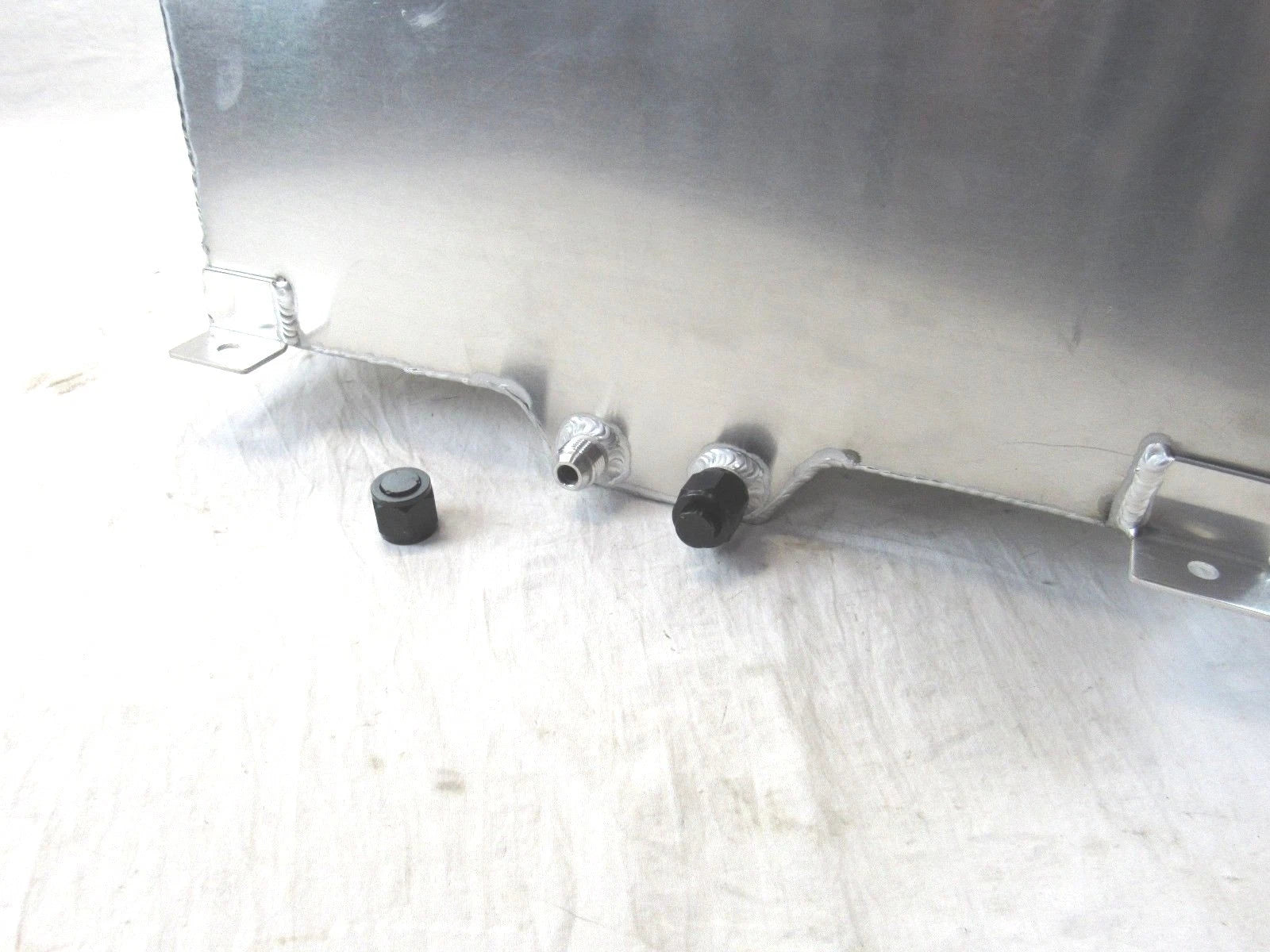 Aluminum 15 Gallon Fuel Cell Tank With Sender 0-90 ohm Polished F51006